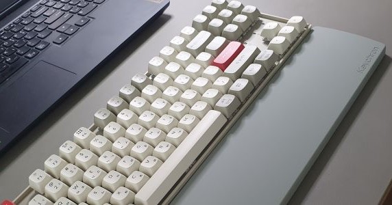 건강도 챙기고 일하는 맛도 살린 기계식 무선 키보드, 키크론 K8 PRO SE Retro